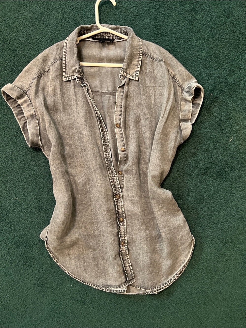 Jane and Delancey Washed Gray Short-Sleeve Button-Up Tunic